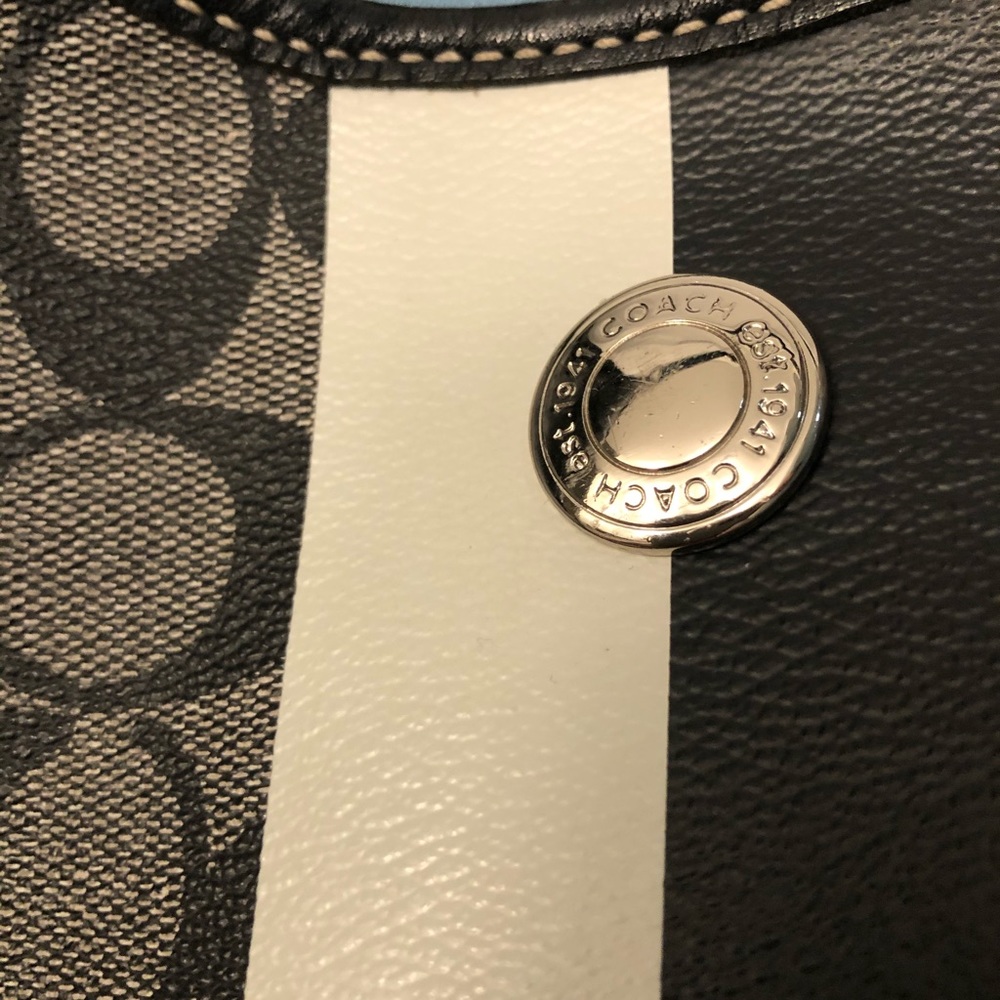 Authentic Coach - Picture 2 of 5